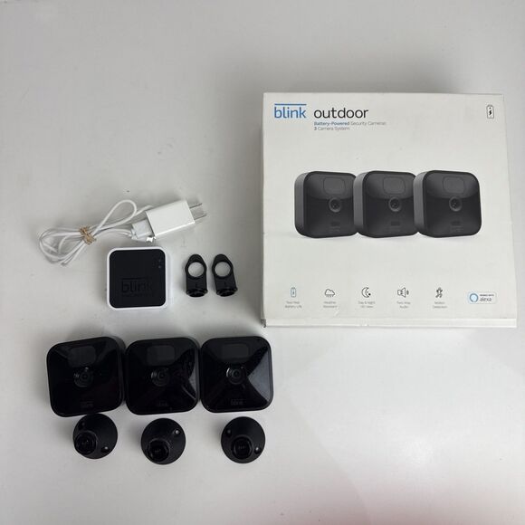 *PARTS ONLY* Blink 3rd Generation Indoor/Outdoor Camera Kit BCM00400U REGISTERED - Picture 1 of 9